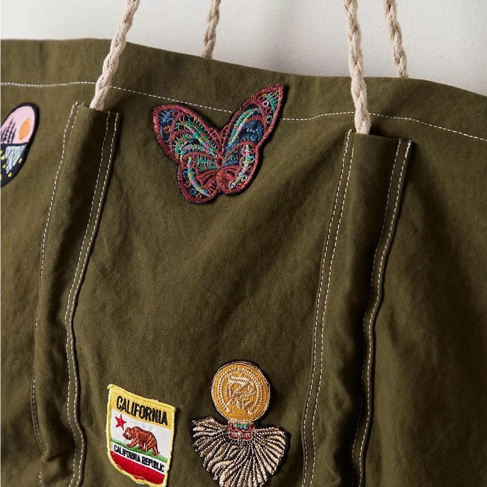 💚Free People Been There Badge Tote Bag - Picture 4 of 5